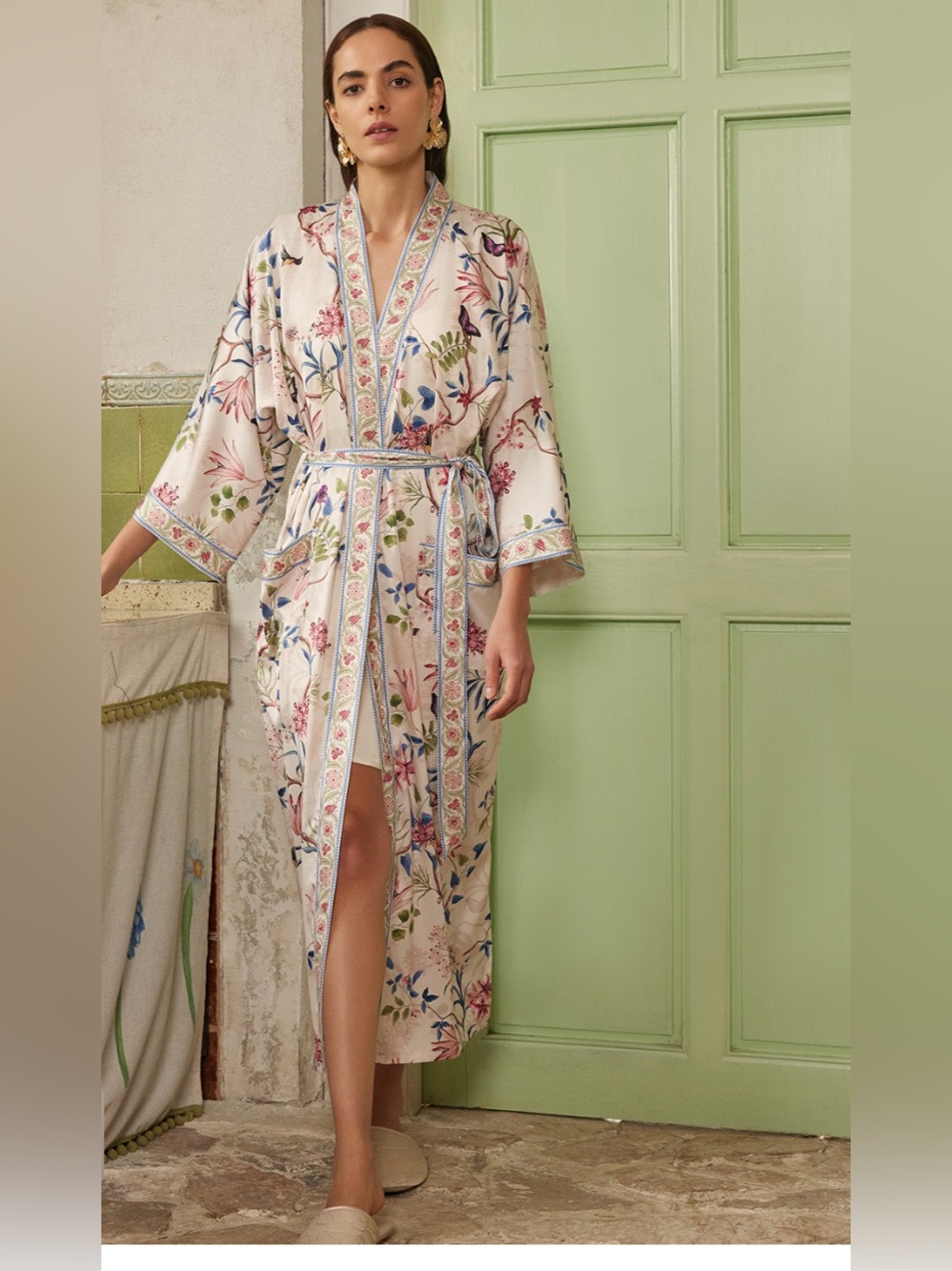 Ulivary Beige Chinoiserie Floral Long Kimono Robe w/ Pockets Birds Butterfly